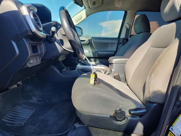 2017 TOYOTA TACOMA