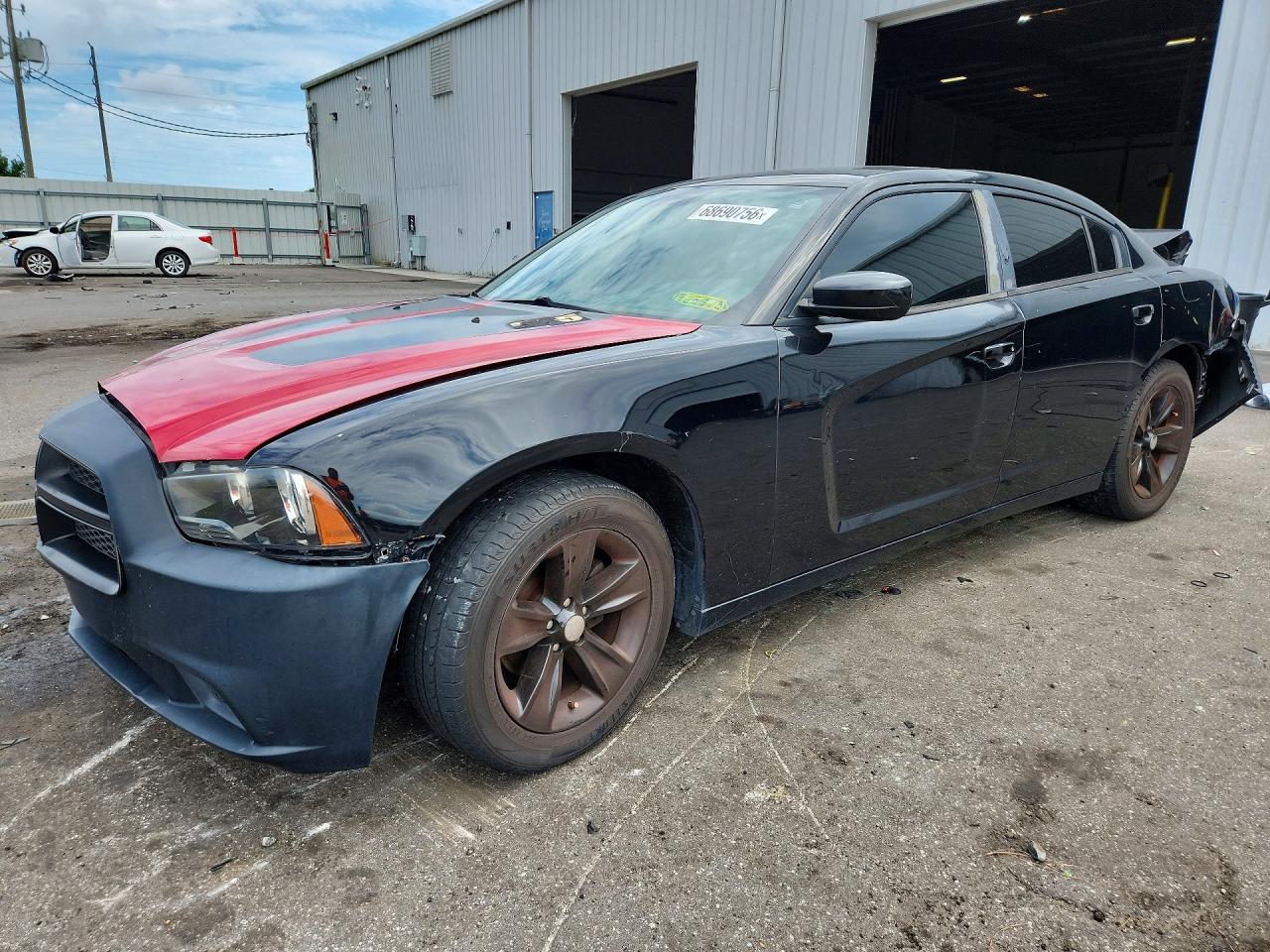 2013 DODGE CHARGER SE — Front 3/4