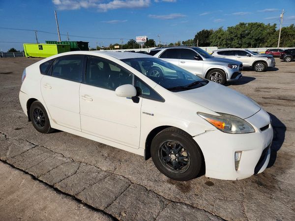 2013 TOYOTA PRIUS