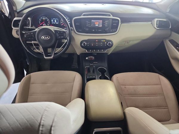 2016 KIA SORENTO L / LX
