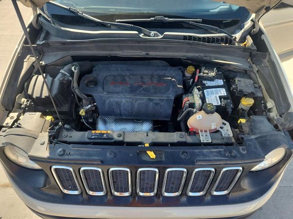 2016 JEEP RENEGADE — Engine bay