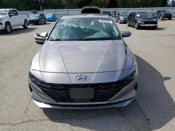 2022 HYUNDAI ELANTRA SEL w/ Convenience Pkg
