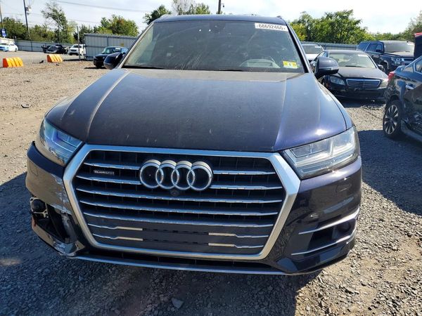 2017 AUDI Q7 quattro Prestige