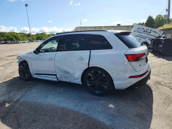 2026 AUDI Q7 quattro Premium Plus