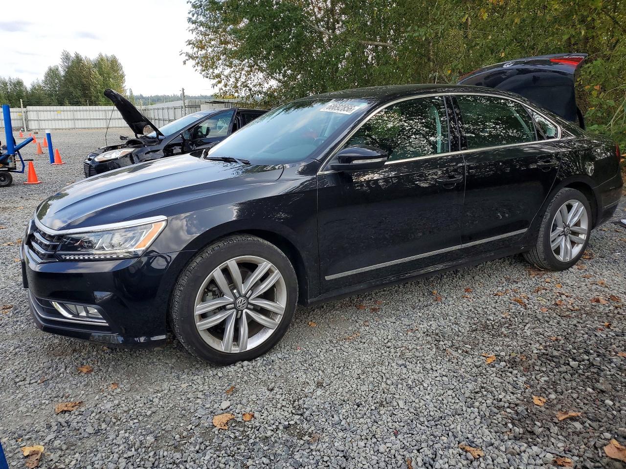 2017 VOLKSWAGEN PASSAT SE