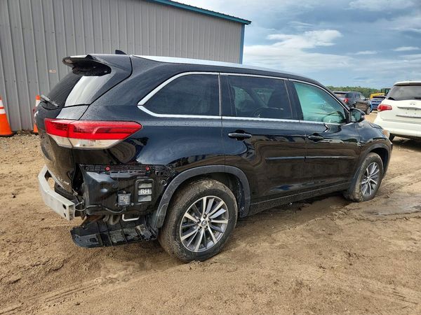 2017 TOYOTA HIGHLANDER