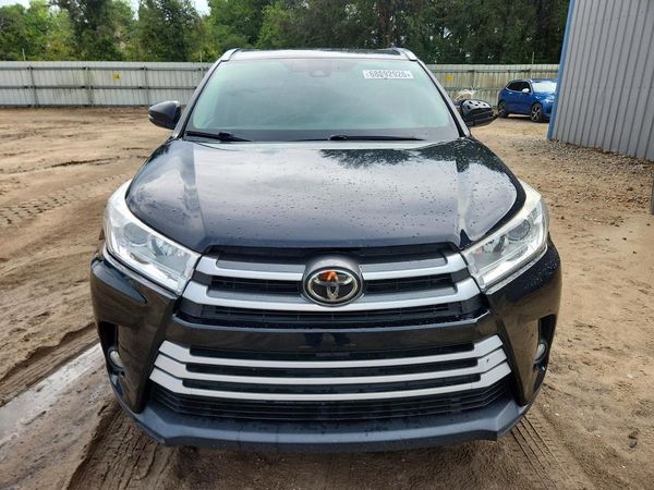 2017 TOYOTA HIGHLANDER