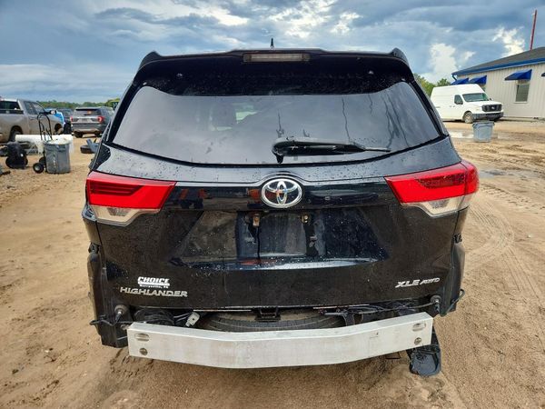 2017 TOYOTA HIGHLANDER