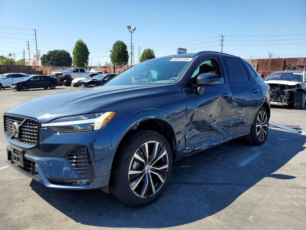 2025 VOLVO XC60