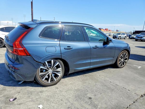 2025 VOLVO XC60 Plus Dark