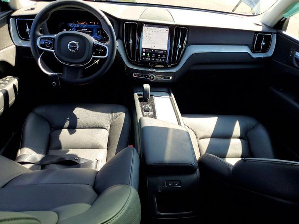 2025 VOLVO XC60 Plus Dark