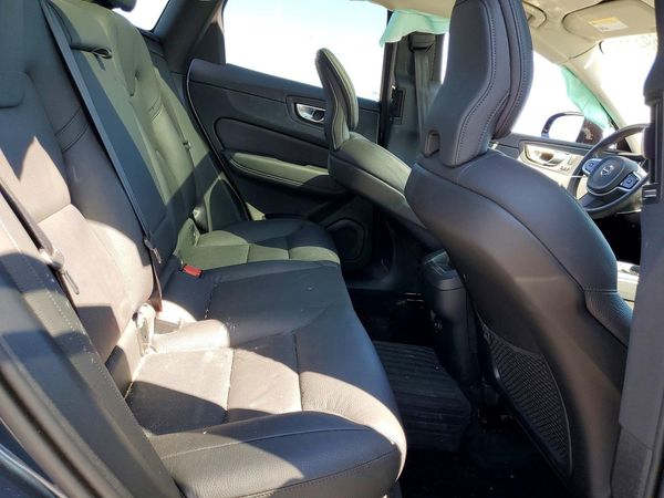 2025 VOLVO XC60 Plus Dark