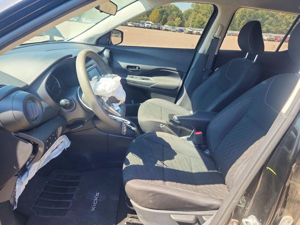 2021 NISSAN KICKS — DENT