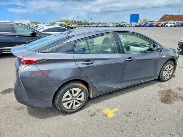 2016 TOYOTA PRIUS