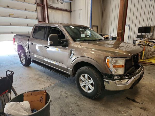 2022 FORD F150 SuperCrew — Passenger 3/4