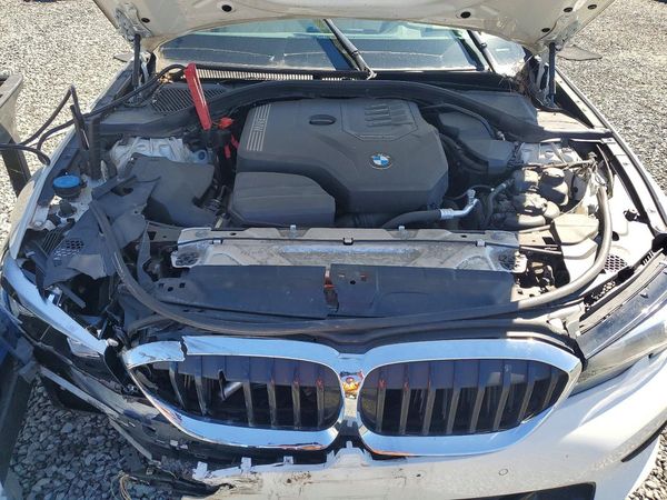 2020 BMW 3 SERIES xDrive — Engine bay