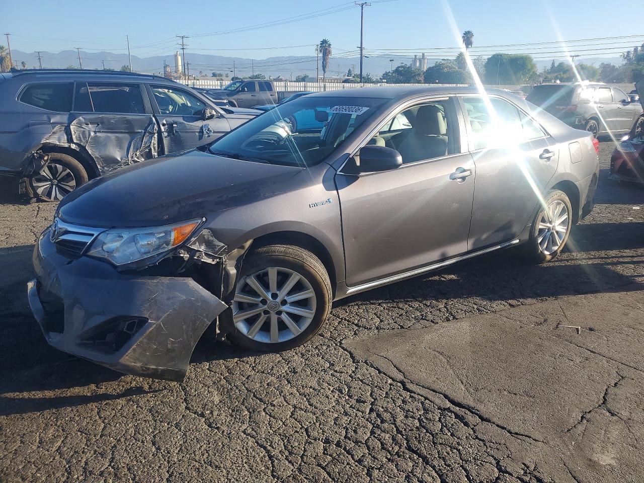 2014 TOYOTA CAMRY SOLA Hybrid