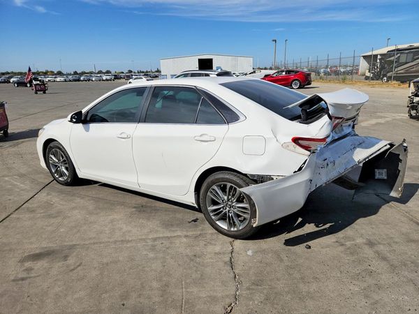 2016 TOYOTA CAMRY