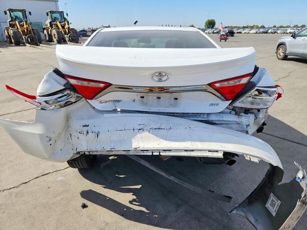 2016 TOYOTA CAMRY