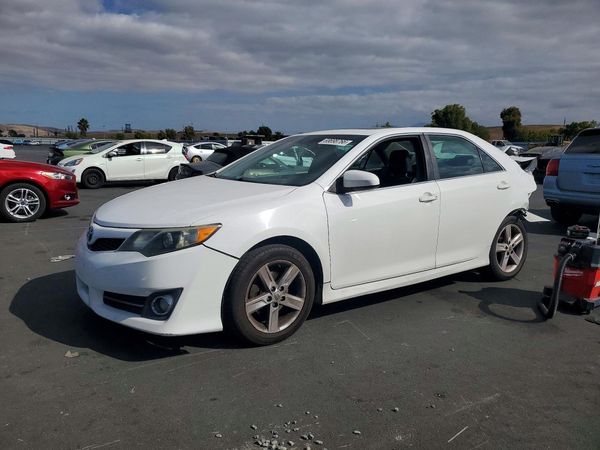 2012 TOYOTA CAMRY — Front 3/4