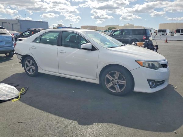2012 TOYOTA CAMRY — Passenger 3/4