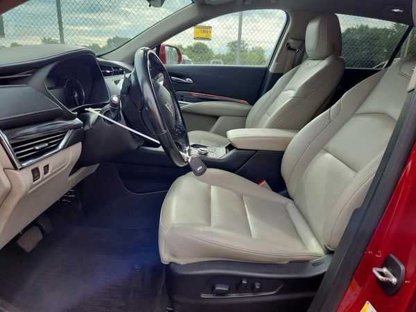 2019 CADILLAC XT4 Luxury