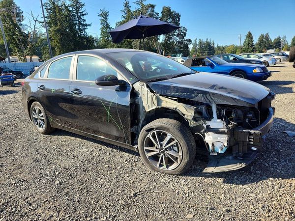 2024 KIA FORTE — Passenger 3/4