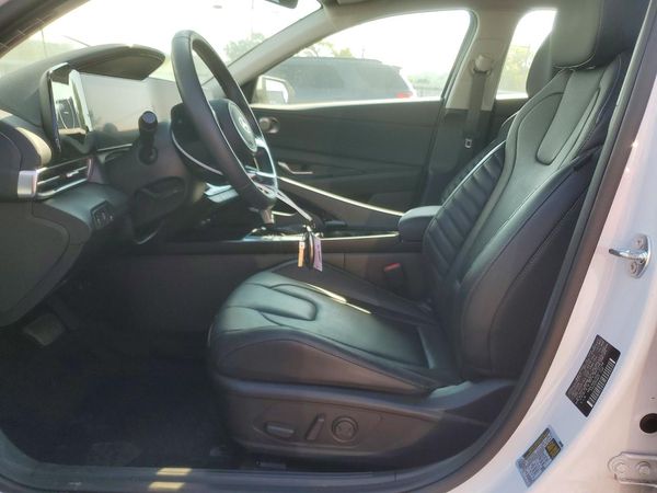 2025 HYUNDAI ELANTRA — DENT