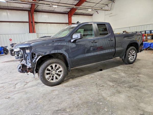 2021 CHEVROLET SILVERADO Custom — Front 3/4