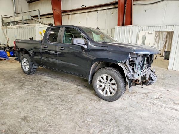 2021 CHEVROLET SILVERADO Custom — Passenger 3/4