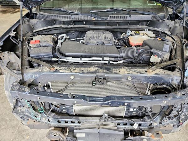 2021 CHEVROLET SILVERADO Custom — Engine bay