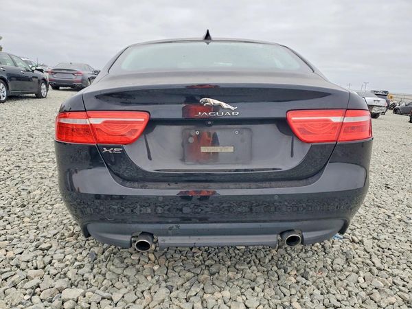 2017 JAGUAR XE Prestige — DIRR