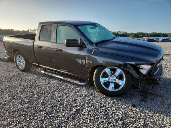 2019 RAM 1500 CLASSIC — Passenger 3/4