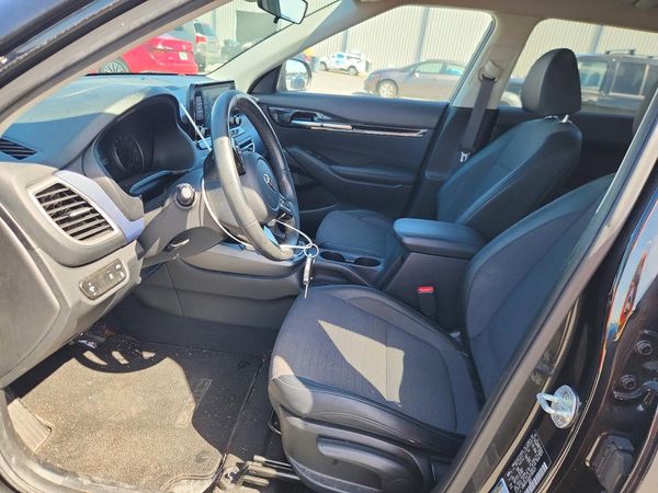 2021 KIA SELTOS — DENT
