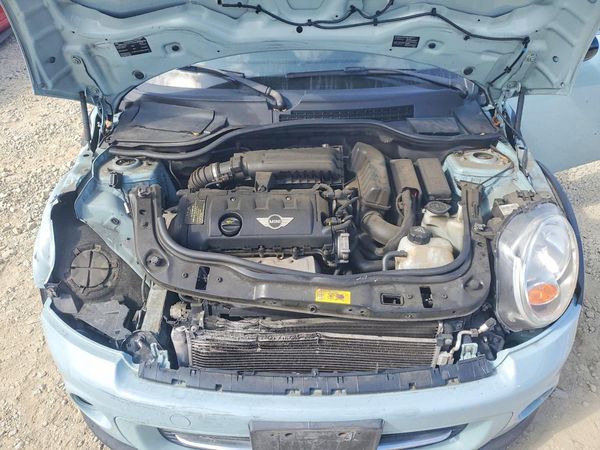 2013 MINI COOPER — Engine bay