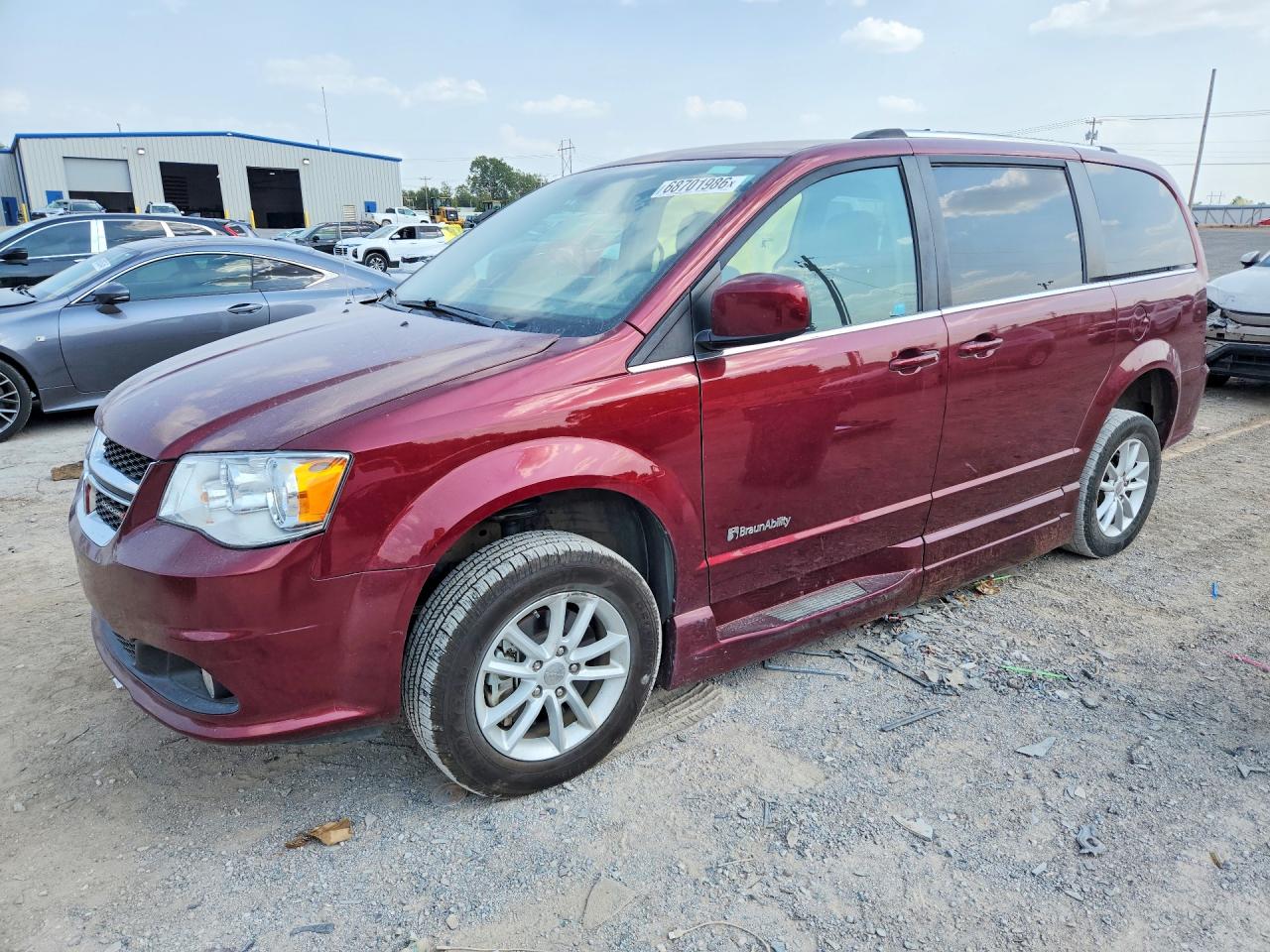 2019 DODGE GRAND CARAVAN — Front 3/4