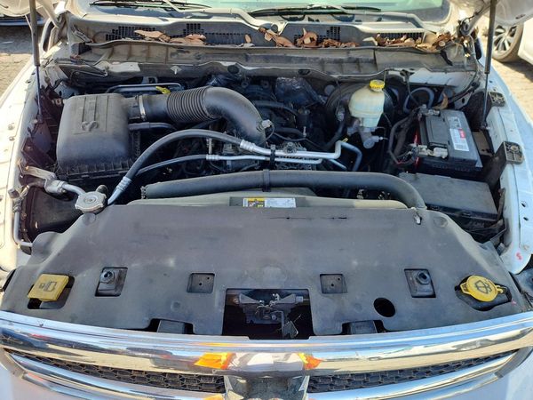 2013 RAM 1500 SLT — Engine bay