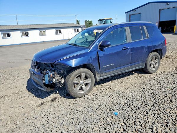 2017 JEEP COMPASS Latitude — Front 3/4