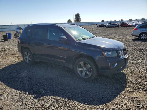 2017 JEEP COMPASS Latitude — Passenger 3/4