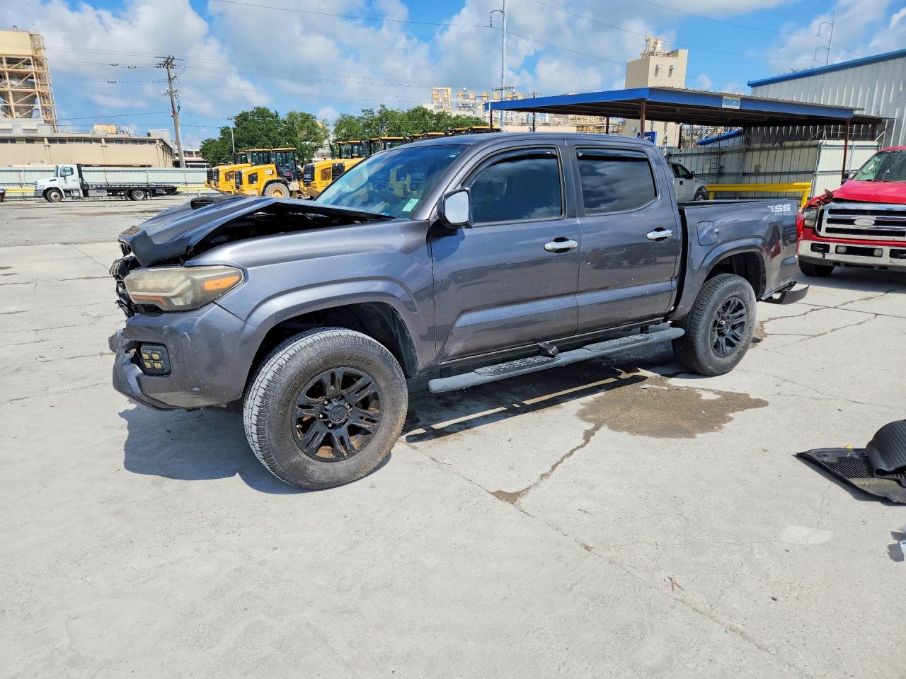 2020 TOYOTA TACOMA SR5 — Front 3/4