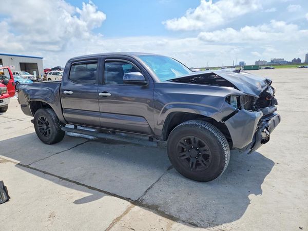 2020 TOYOTA TACOMA SR5 — Passenger 3/4