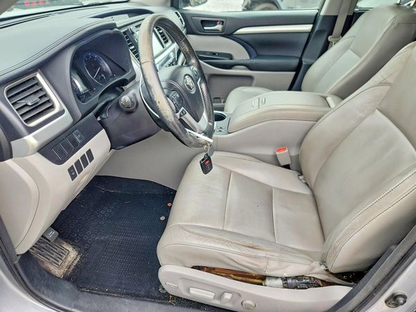 2015 TOYOTA HIGHLANDER — DENT
