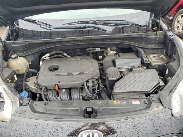 2020 KIA SPORTAGE LX — Engine bay