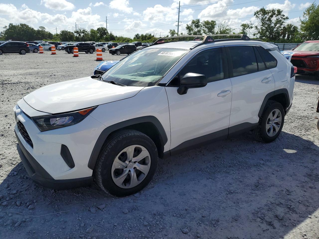 2021 TOYOTA RAV4 — Front 3/4