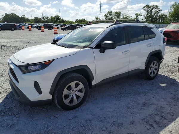 2021 TOYOTA RAV4 — Front 3/4