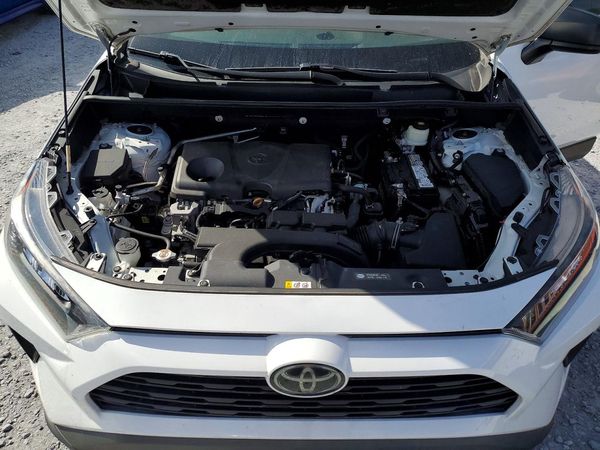 2021 TOYOTA RAV4 — Engine bay
