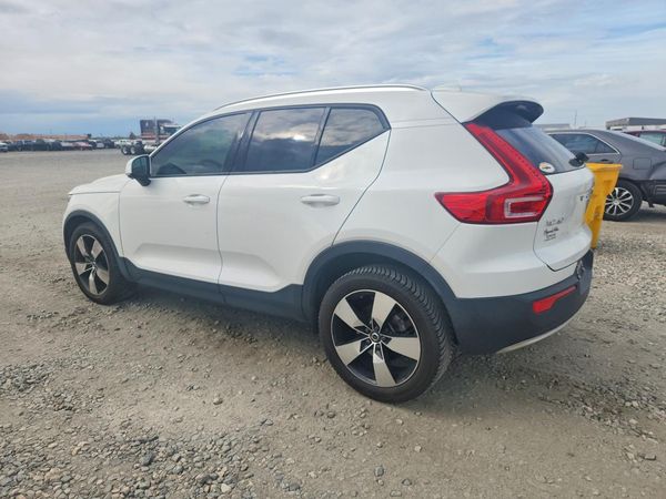 2022 VOLVO XC40 — DSRA