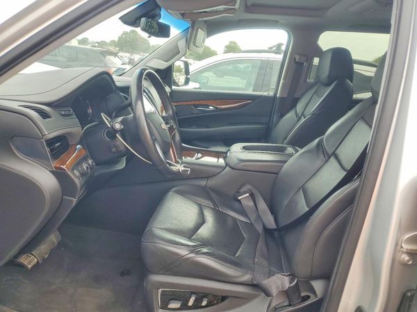 2019 CADILLAC ESCALADE — DENT
