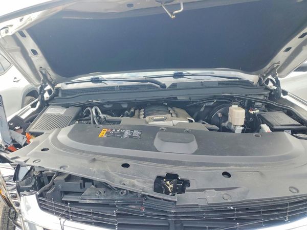 2019 CADILLAC ESCALADE — Engine bay