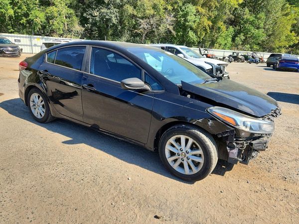 2017 KIA FORTE LX Popular, S — Passenger 3/4